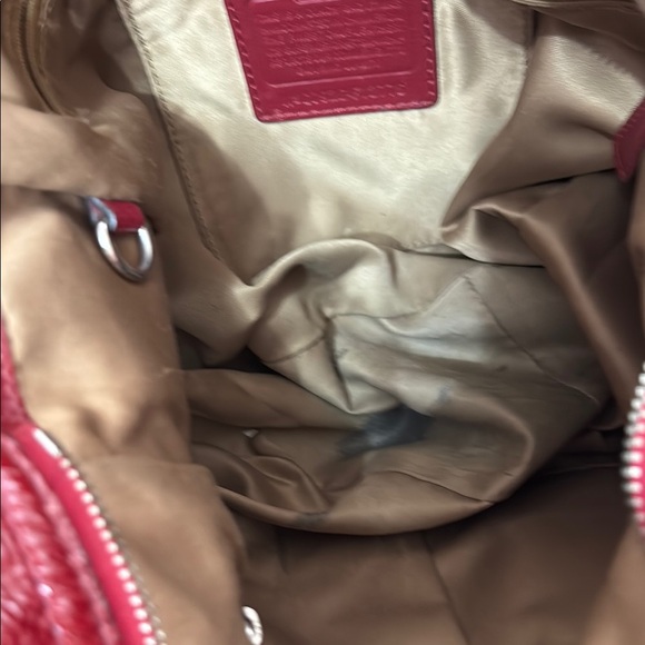 Coach Red Patent Leather Shoulder Bag with Glossy Finish - Picture 13 of 13